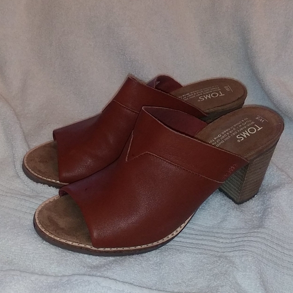 Toms Shoes - Tom's Majorca Cognac leather mules. Sz 8